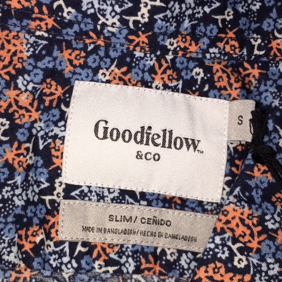 Slim fit Button up top Size Small - Picture 5 of 6